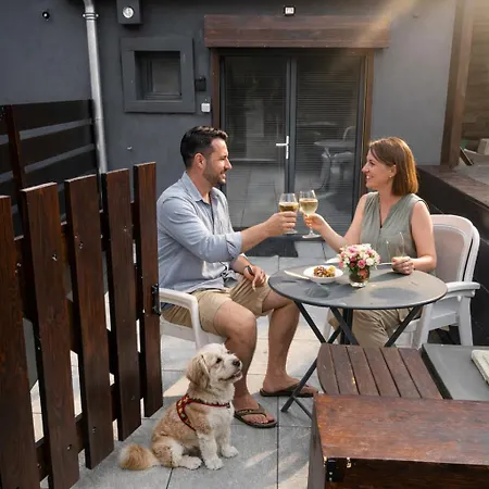 Independant Avec Terrasse Privee, Entree Autonome